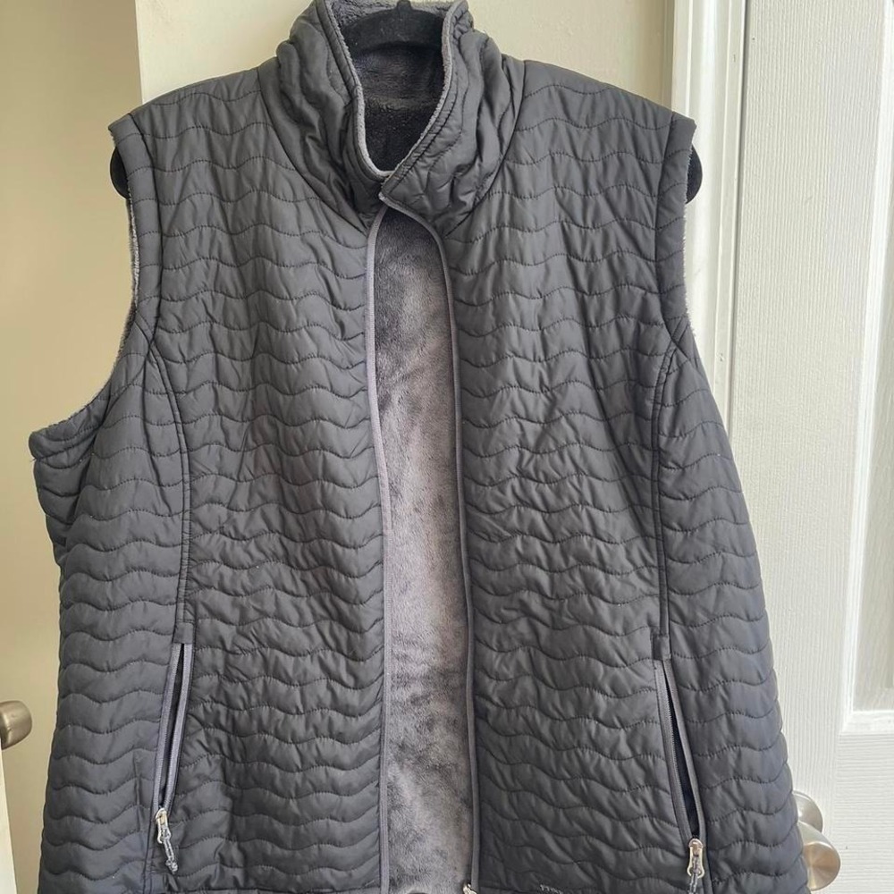 Free Country Reversible Quilted Faux Fur Vest Black Grey XXL Mock Neck Zip Up